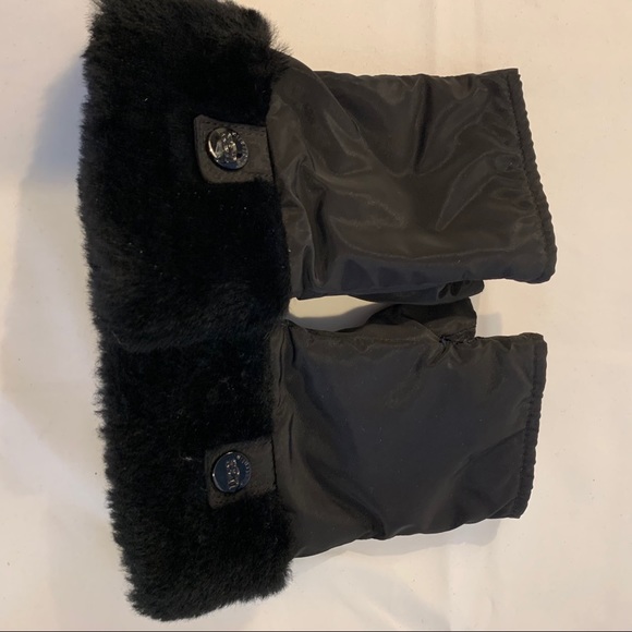 Ugg Fingerless Gloves S/M - Picture 3 of 6